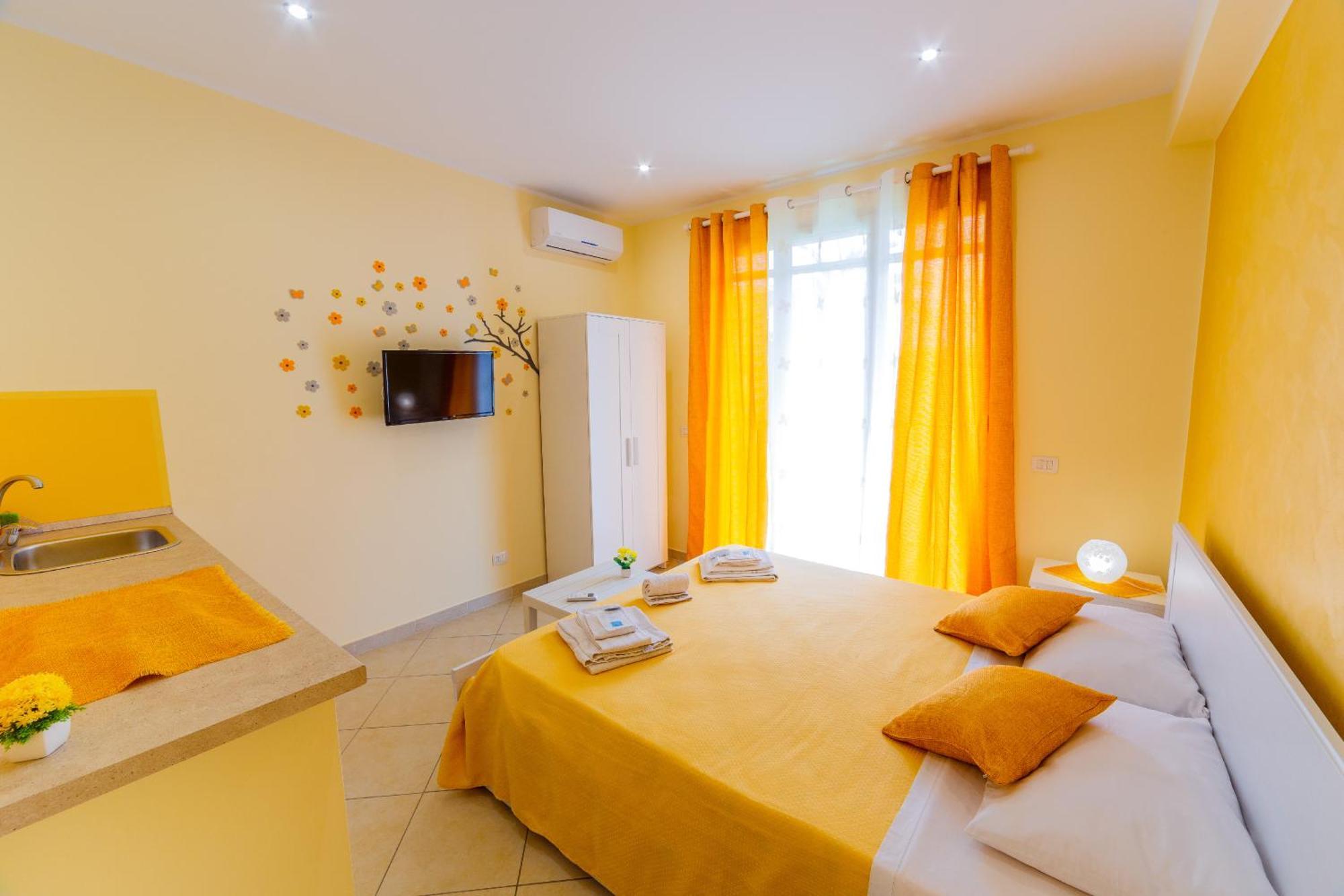تاورمينا Sicily In Love 2 - Rooms & Breakfast المظهر الخارجي الصورة