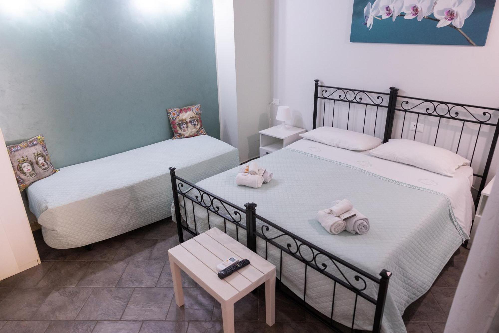تاورمينا Sicily In Love 2 - Rooms & Breakfast المظهر الخارجي الصورة