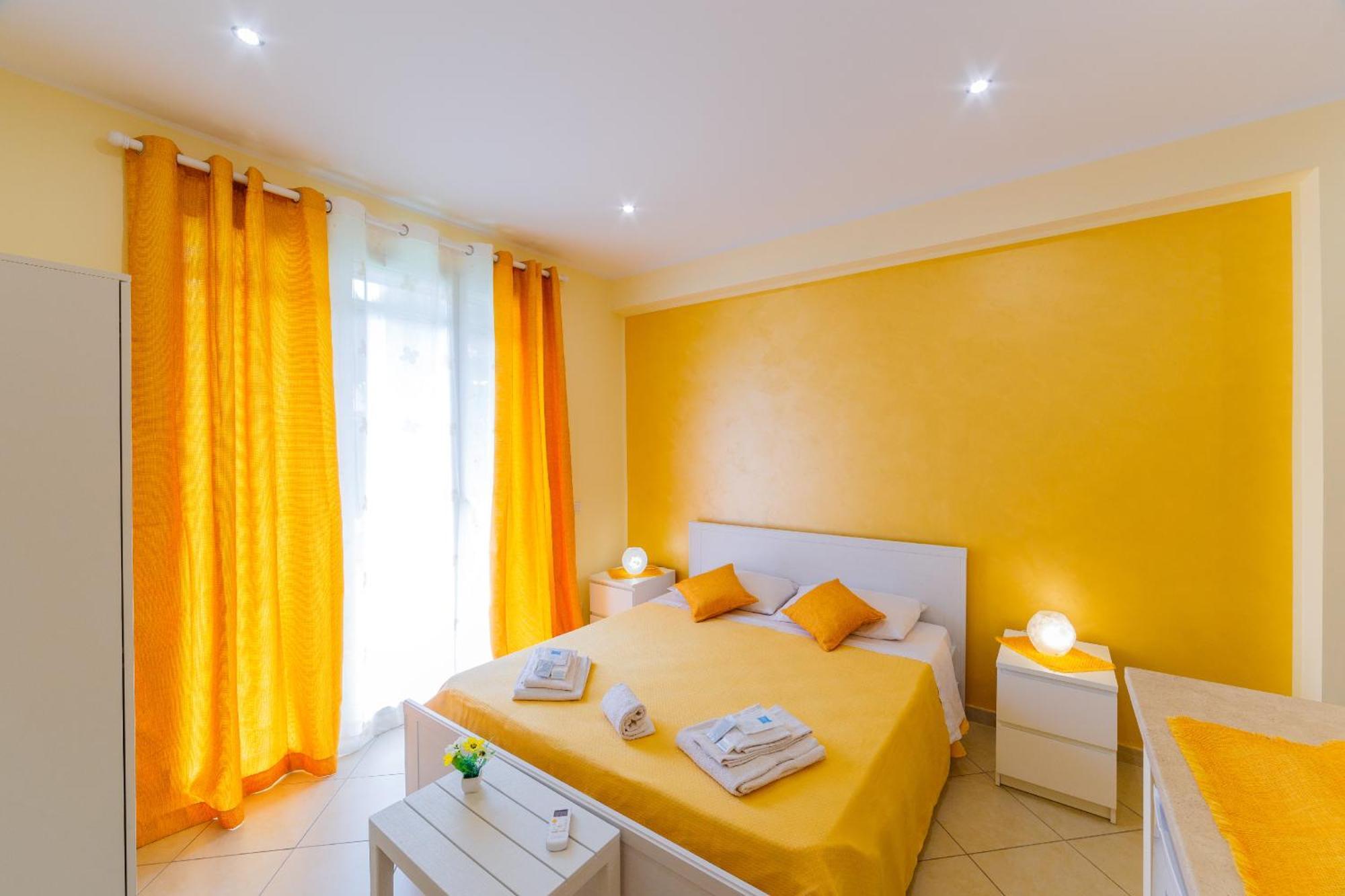 تاورمينا Sicily In Love 2 - Rooms & Breakfast المظهر الخارجي الصورة