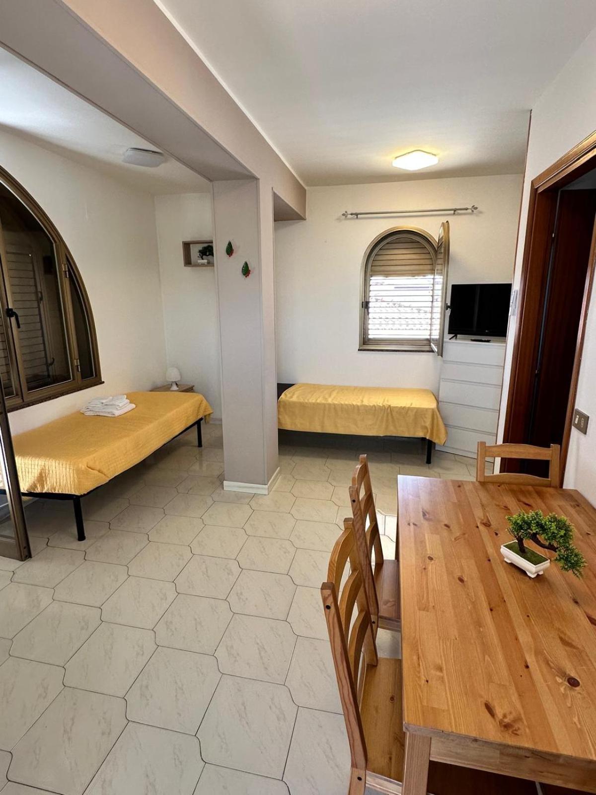 تاورمينا Sicily In Love 2 - Rooms & Breakfast المظهر الخارجي الصورة