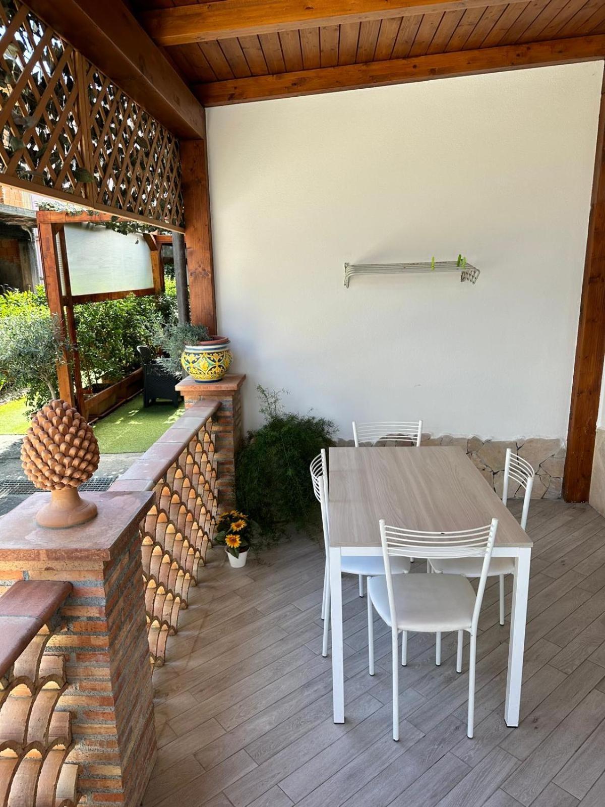 تاورمينا Sicily In Love 2 - Rooms & Breakfast المظهر الخارجي الصورة